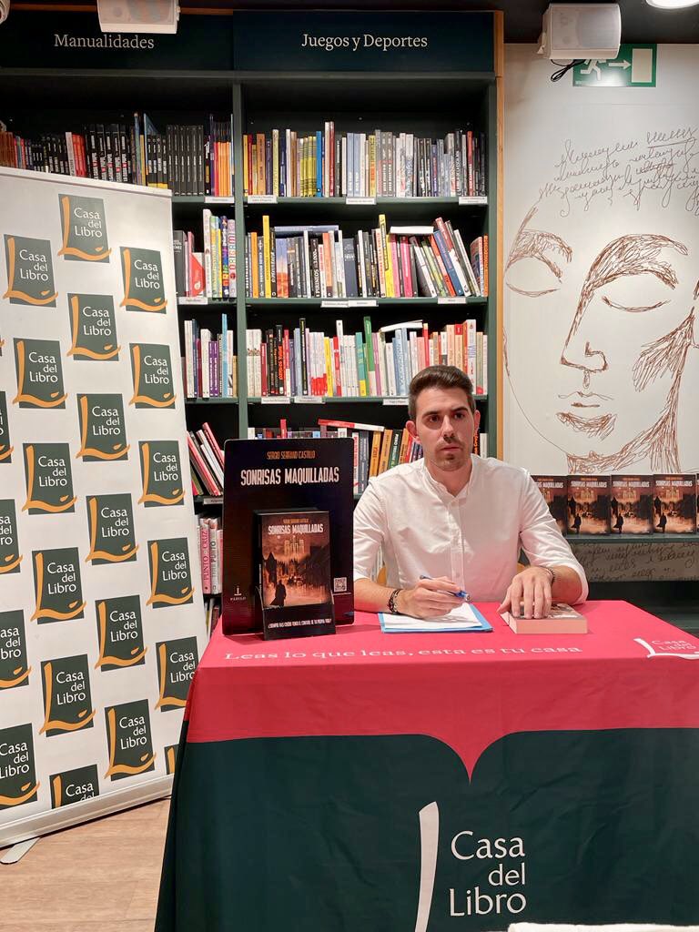 #Madrid ha sido un destino especial para presentar #SonrisasMaquilladas. Muchas emociones en una tarde inolvidable con todos los asistentes que se acercaron a <a href="/casadellibro/">Casa del Libro</a>. Eternamente agradecido con esta ciudad, mi segunda casa 📚🖋❤️

#novela #literatura #leer #escribir