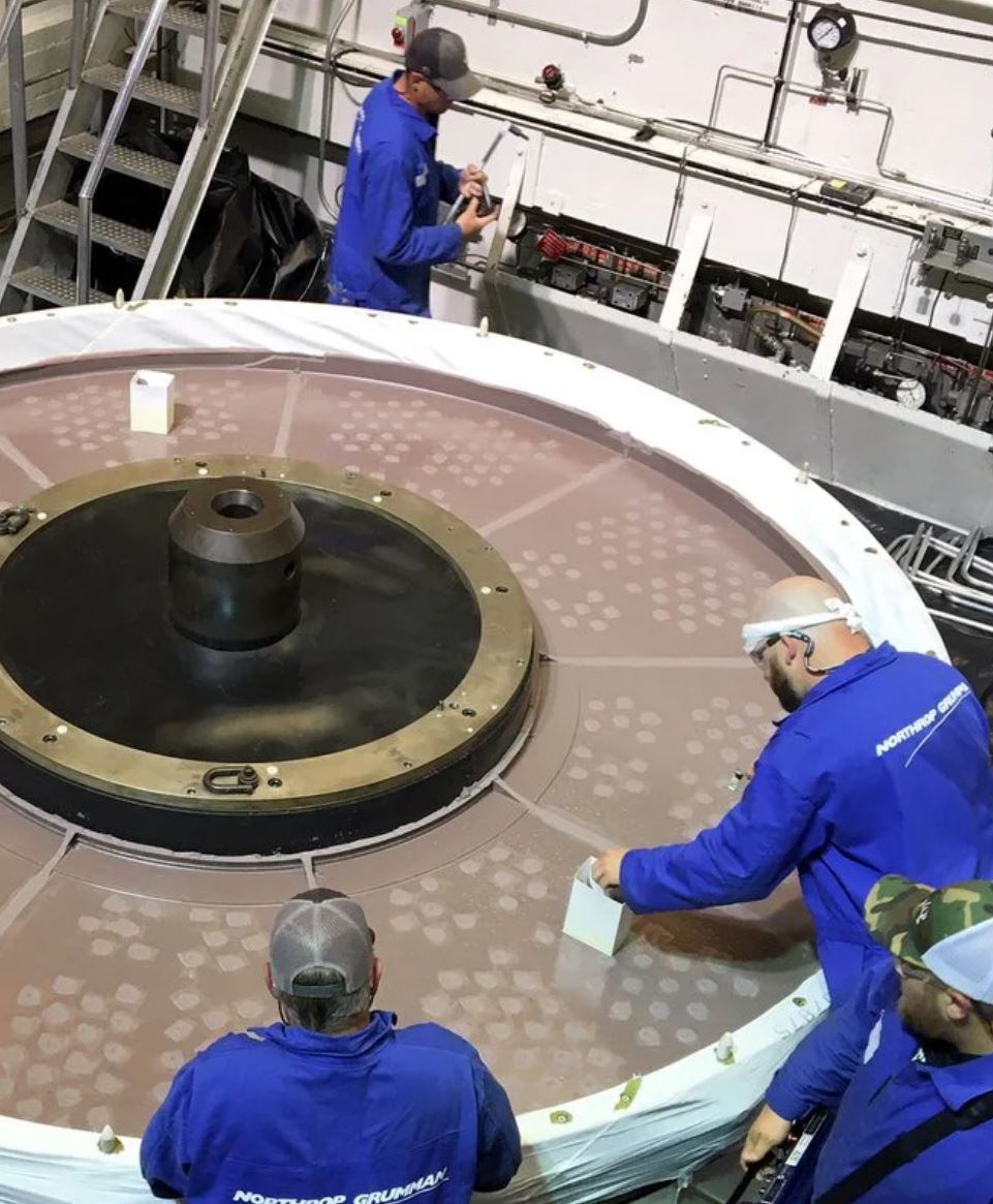 LP_MediaGroup's tweet photo. About those solid fuel segment seals expiring....

#NASAartemis #rockets #spaceflight #moarboosters #spacecoast #SpaceLaunchSystem #vintagespace #KerbalSpaceProgram #KSP #Kerbals #spitter #ScottManley #TMRO #Orion #spacecraft #rocketry #teamspace https://t.co/rmcAt1rIRp