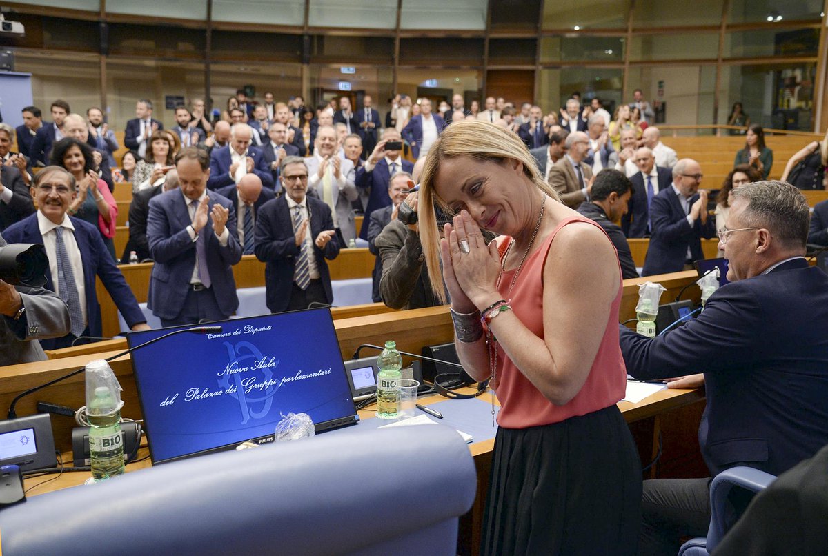 EmmaRincon's tweet photo. ¿No están celebrando las feministas que en Italia llegó al poder Giorgia Meloni, la primera mujer que gobierna el país en toda su historia? https://t.co/8Xvhcvecte