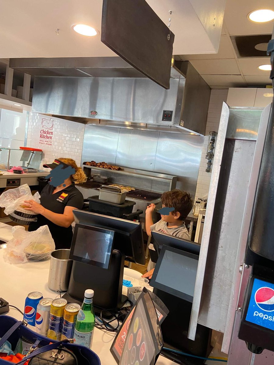 RobLou1108's tweet photo. @BillyCorben For 2 consecutive days, this 3yr old child has been seen, 1/2 ft away from a flame broiled grill and greasy floor while his parent works at #ChickenKitchenMiami  We  understand child care issues but at a bare minimum put the unmasked unprotected kid at a table away from a grill! https://t.co/wdzwD8lBJa
