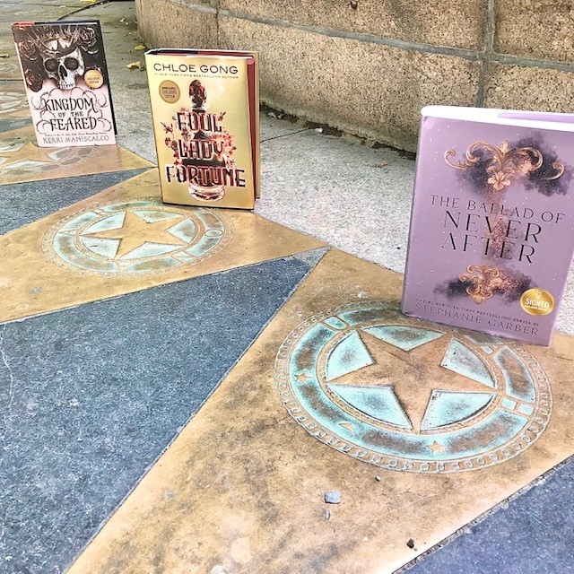 BNBuzz's tweet photo. Three GREAT events all at 7 PM EST! 
Mon: #StephanieGarber &amp; @shelbymahurin
Tue: @thechloegong &amp; @LizLim
Wed: @KerriManiscalco &amp; @hollyblack

We don't have enough room to really brag so check out the events here &amp; make sure you register: https://t.co/H2kCagfqqW

#BNEvents #sofun https://t.co/yI6wufgUEu