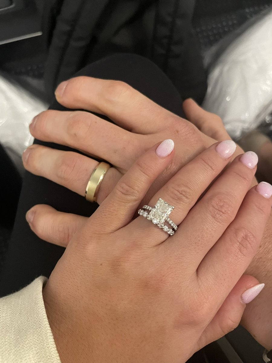 Kaitlyn Davis tweet media