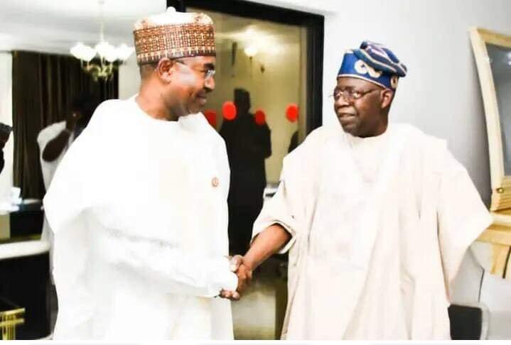 SadiqMaunde's tweet image. Tinubu today meets NDLEA boss, Buba Marwa. If you say he’s there to plead with him, na you sabi that one oo. Ehem. 😉