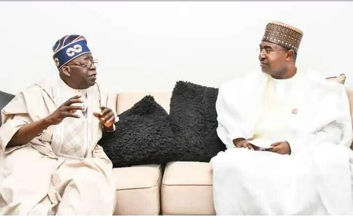 SadiqMaunde's tweet image. Tinubu today meets NDLEA boss, Buba Marwa. If you say he’s there to plead with him, na you sabi that one oo. Ehem. 😉