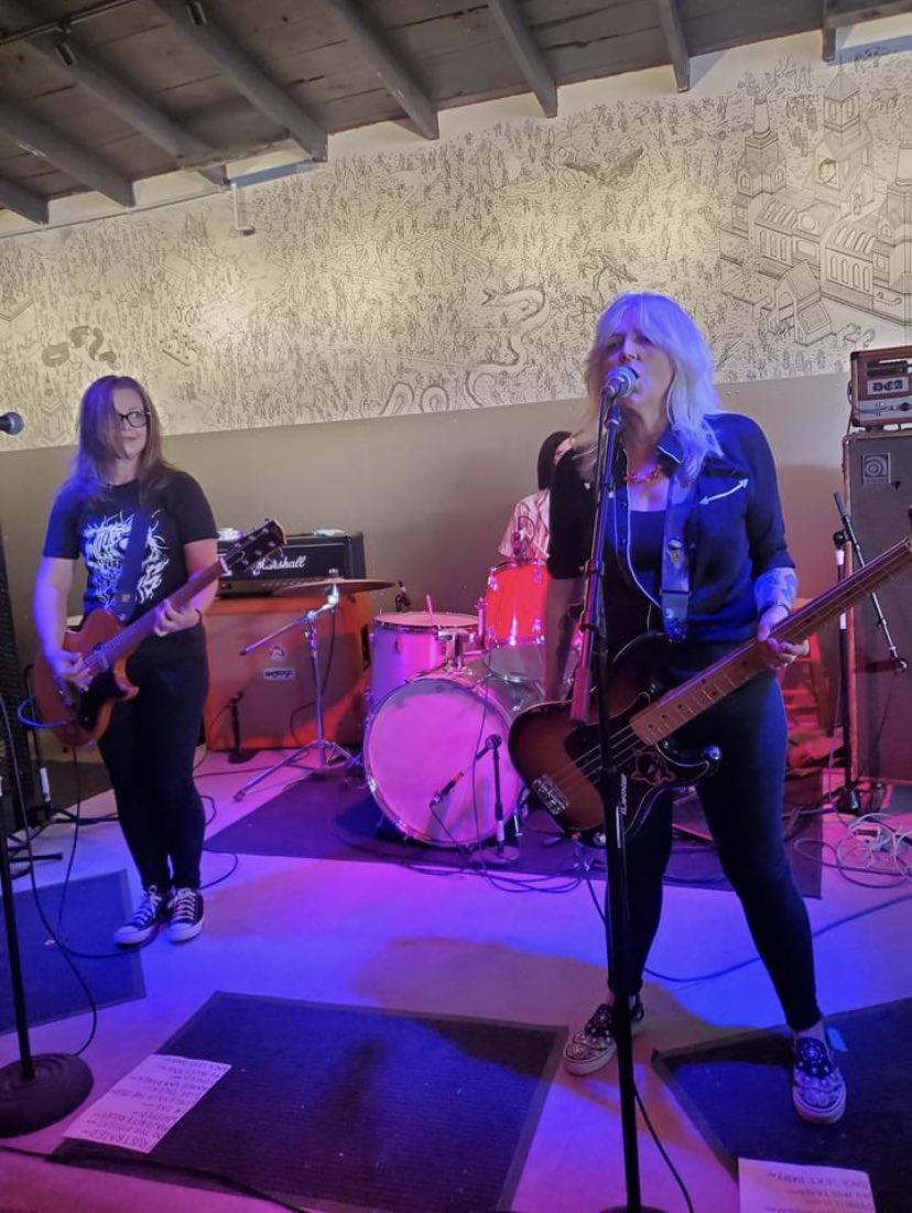 CatfightAtl's tweet image. Great show at Sabbath Brewing yesterday for the @EAVStrut @recordplug stage!!