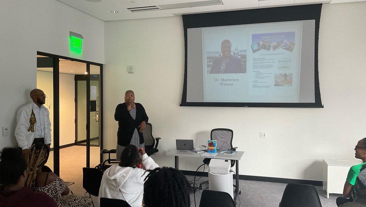 DCABDA_1981's tweet photo. Black deaf youth had the privilege of engaging with members of @DCABDA_1981, the Center for Black Deaf Studies - Gallaudet University, and the inaugural Director, Kari Cooke of the @MayorBowser’s @dcmayorsoffice of @DCMODDHH. https://t.co/BQHT4K3SYQ