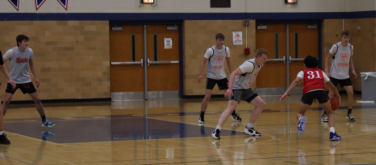 STCDrivewayBoys's tweet photo. St. Charles East wins over Niles West 64-44 at RBHS.

@stevencall05 22 pts, 4 rbds, 3 blocks, 2 assists
@JackBorri2 20 pts, 4 rbds, 1 assist
@drewcsaints241 2 pts, 3 rbds, 4 stls, 5 assists
@TrentonBush6 2 pts, 6 rbds, 3 assists

@PrepHoopsIL @scottybscout @HoopMountainMW https://t.co/9D2Dseh8du