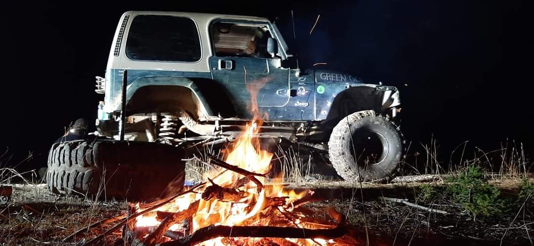 NutsJeep's tweet photo. Anyone else like long nights in the woods? #jnfl #Jeepnuts #NutsStickTogether https://t.co/Qi19O3W7Q4