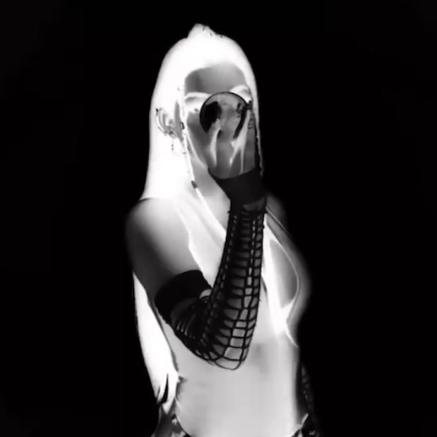 Keninisz's tweet photo. MÍA MÍA IS COMING 💿🫧 https://t.co/284e7timkg