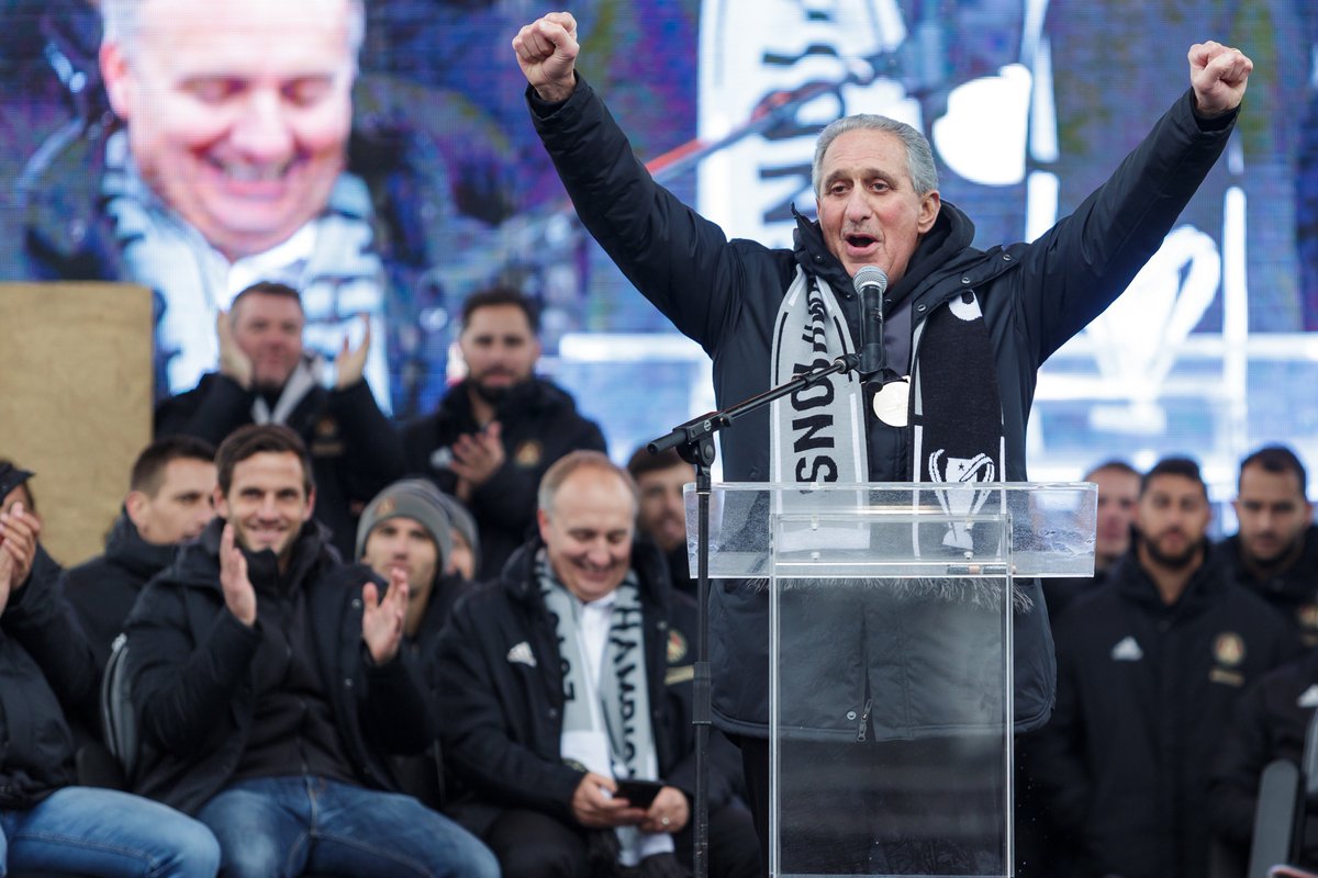  Happy Birthday |
Arthur Blank is celebrating today!  