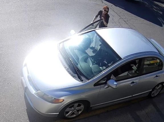 TorSunphoto21's tweet photo. Do you know these two people https://t.co/rqjjmY8gsr police are on the hunt for the occupants of this silver Honda @joe_warmington #1800222TIPS #23Division https://t.co/pmHx1Wngji