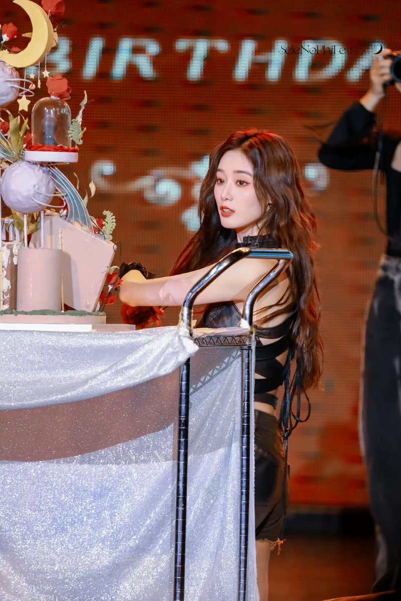 yiyangarchive's tweet photo. . ⃗. . 220925 ⋆ #徐艺洋 
<welcome to mirror world> birthday fanmeeting

© Selenophile徐艺洋
#YIYANG https://t.co/g43YRUXEVE