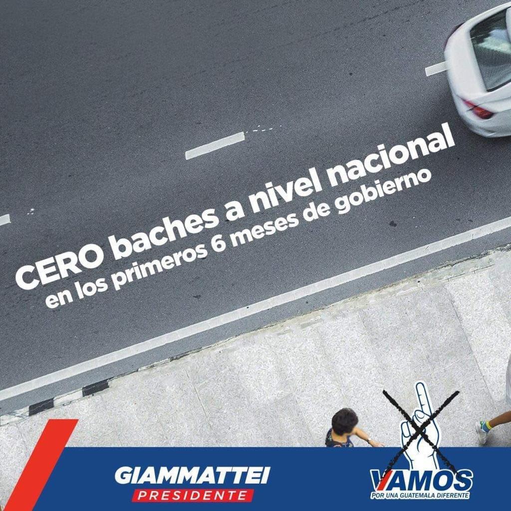 samuel_pz's tweet photo. Este criminal no solo no cumplió con tapar baches, abrió cráteres nuevos. https://t.co/RloLIdVvVM
