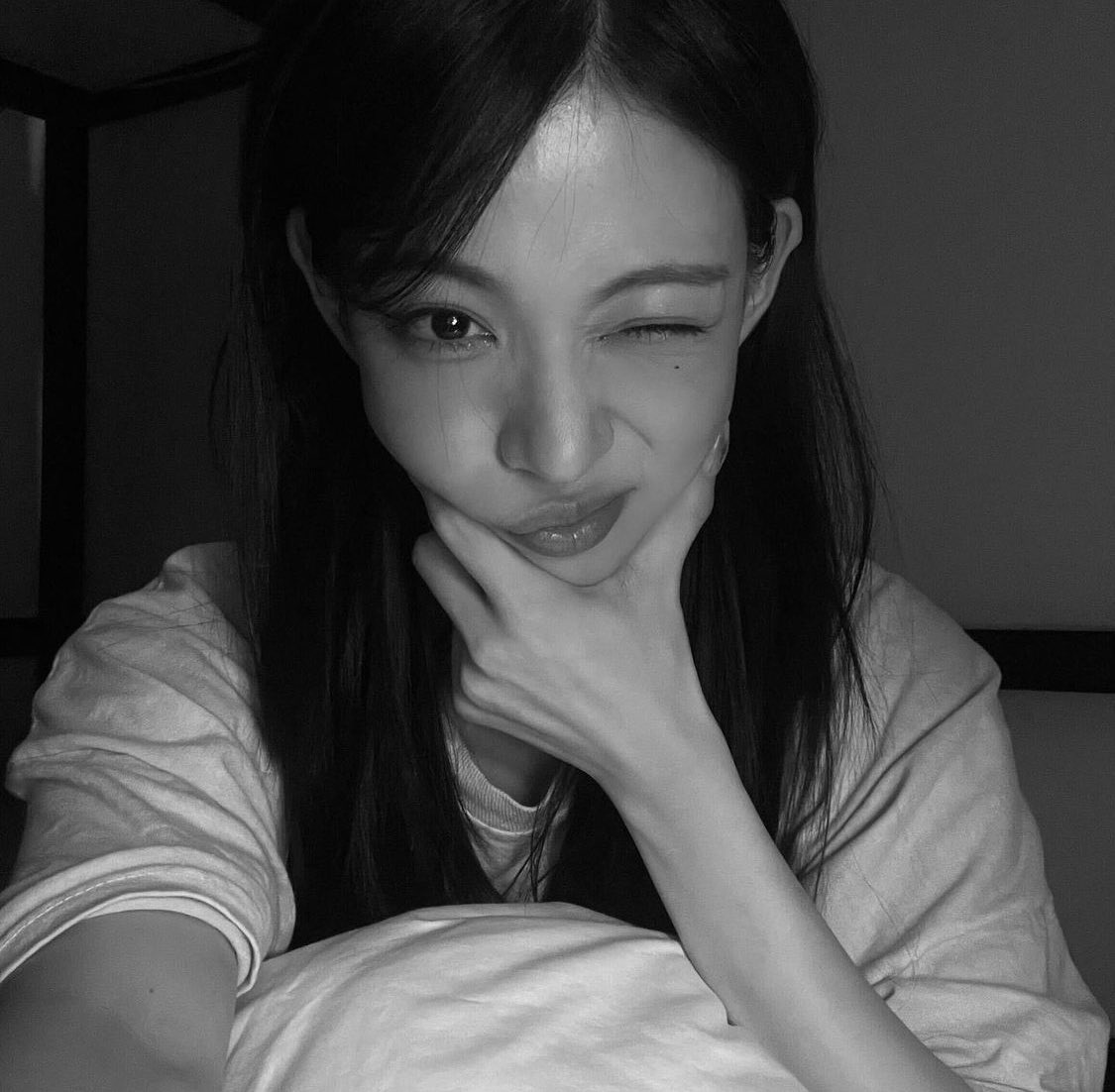 lee chaeyoung pics tweet media