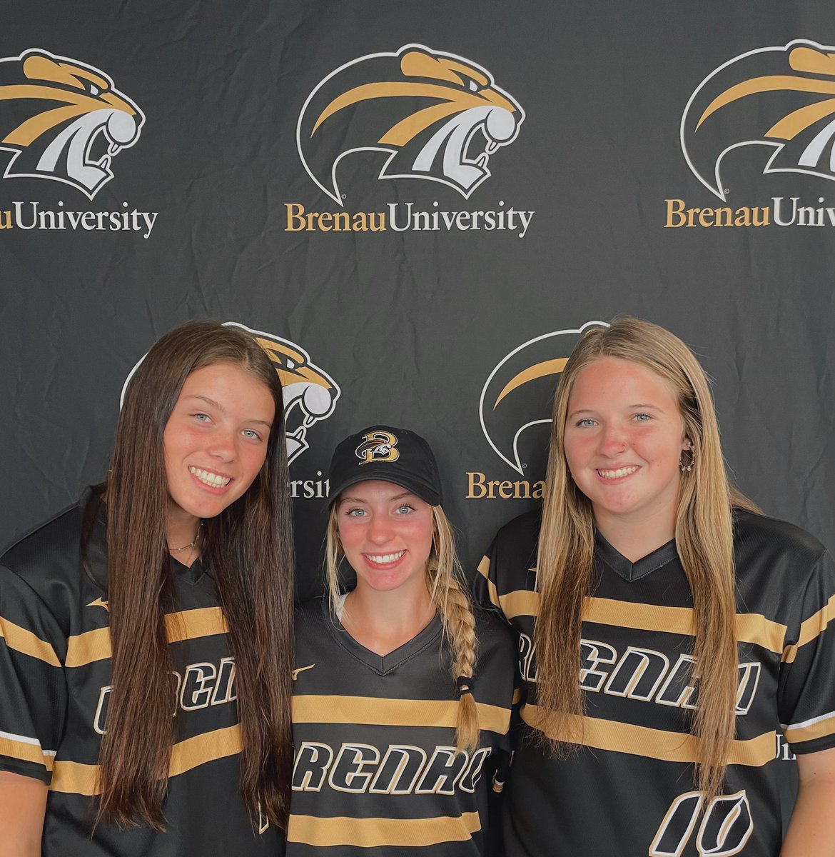 Thank you <a href="/BrenauSoftball/">Brenau Softball</a> for welcoming me on your campus! So great to see the team take the field, and get a mini tour of the facilities! <a href="/SoftballJc/">JCPantherSoftball</a>