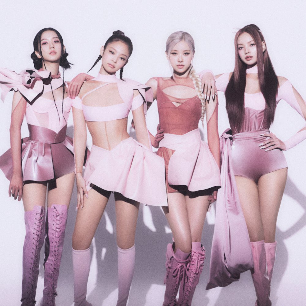 preciousxx__'s tweet photo. BLACKPINK สร้างประวัติศาสตร์อีก���รั้ง กับการเป็นศิลปินหญิงกลุ่มแรกในรอบ 21 ปี ที่สามารถเดบิวต์ขึ้นเป็นอันดับ 1 บนชาร์ตอัลบั้ม ใน US และ UK ได้สำเร็จ ซึ่งต่อจาก Destiny's Child เพลง Survivor ที่สามารถทำได้ในปี 2001 https://t.co/5fisDAEftO