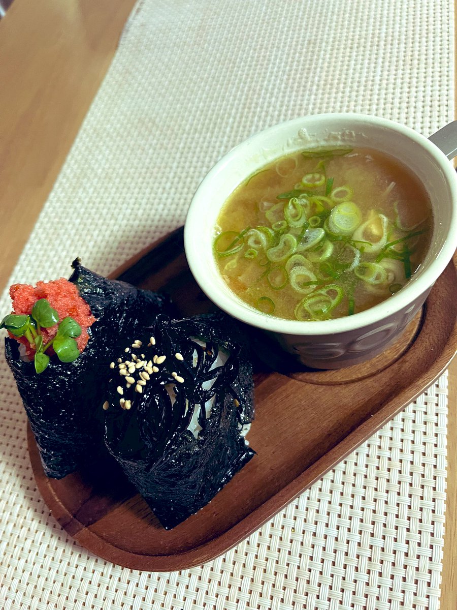 おはようございます😃
子供達お弁当🍱
朝ご飯プレート🥣
明太子、昆布の佃煮、豚汁🐽
月曜日スタート👍今週も宜しくお願いします😊