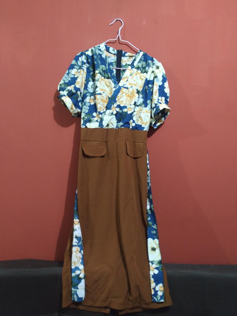 Anna61222's tweet photo. Mampu milik Dresses Craptop . https://t.co/3aqOQvygkP