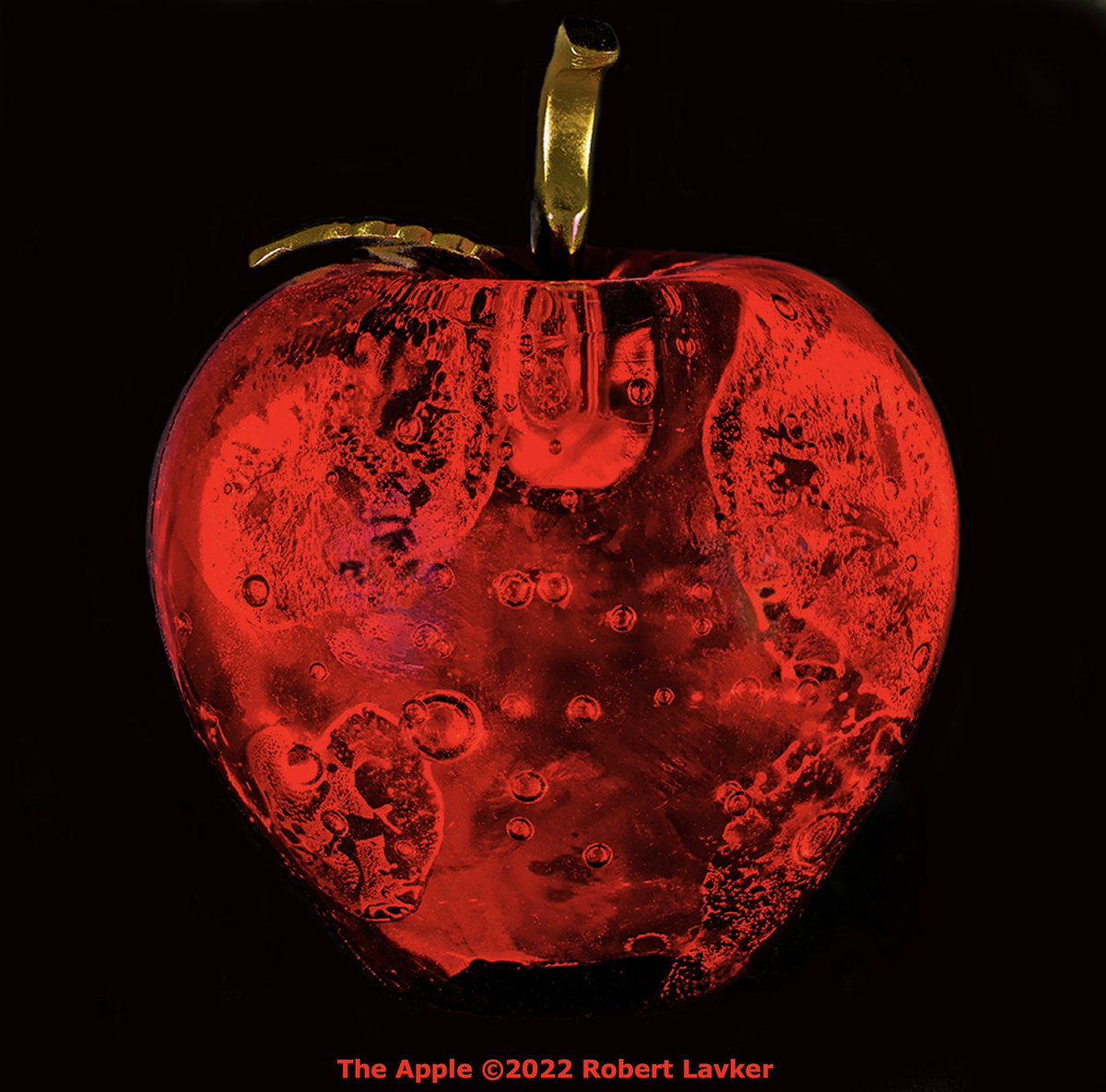 LavkerLab's tweet photo. The Apple ©2022 Robert Lavker
8th place @panachallenge
#Panasonic #DMCGX8

This image reminds me of the movie "The #Apple", released in 1980. The movie was a science fiction musical comedy written and directed by Menahem Golan.
#ShanaTova https://t.co/c5JIsc5U5j
