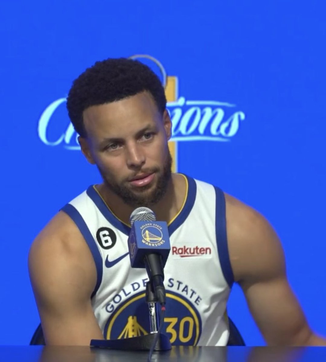 GoIdenState's tweet image. Oh he ain’t playing fair this year 🥴