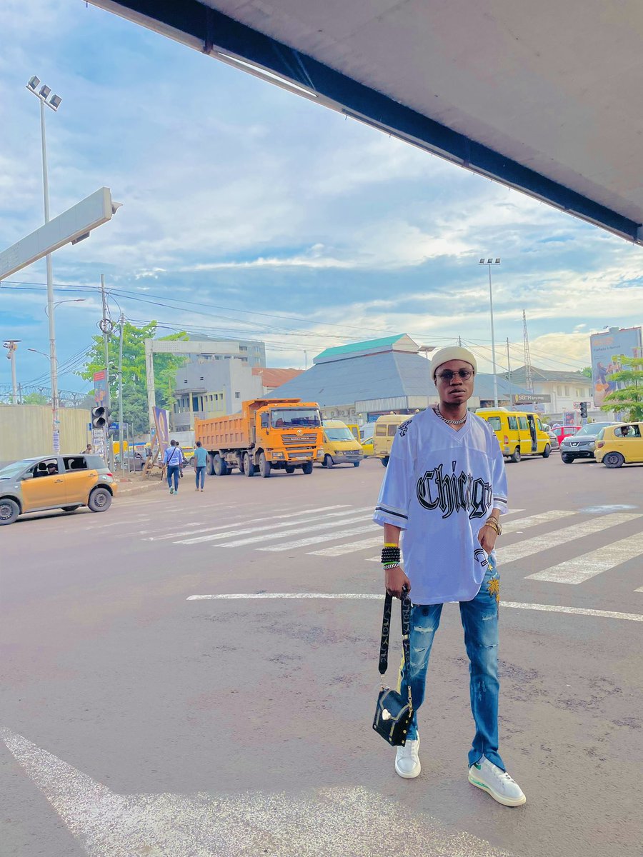 KalvinBeya's tweet photo. Boy in the city ποΈ
#Kinshasa #congo #RainbowSixSiege #guylove #summer #sa https://t.co/eZTBaC1w5n