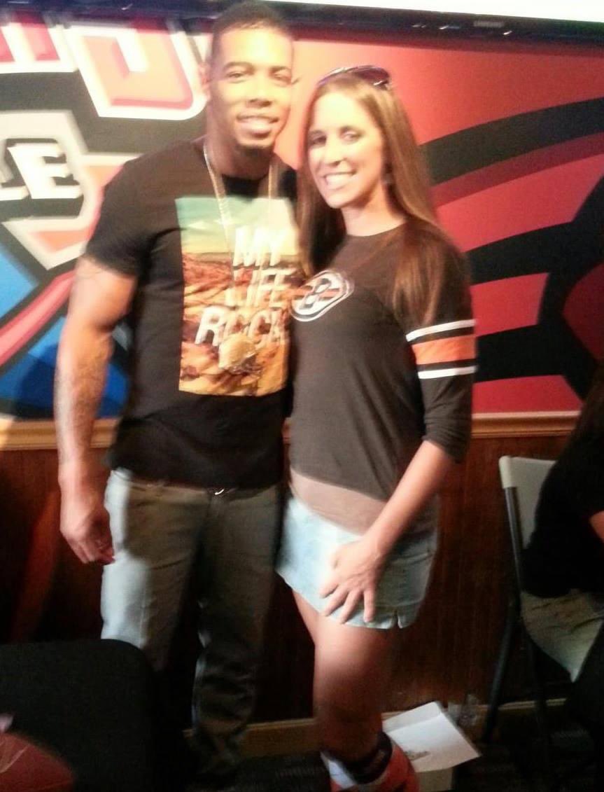 MrsSanto_OFMS's tweet photo. @joehaden23 happy retirement to one of my favorite browns players! https://t.co/45BYdTbPde