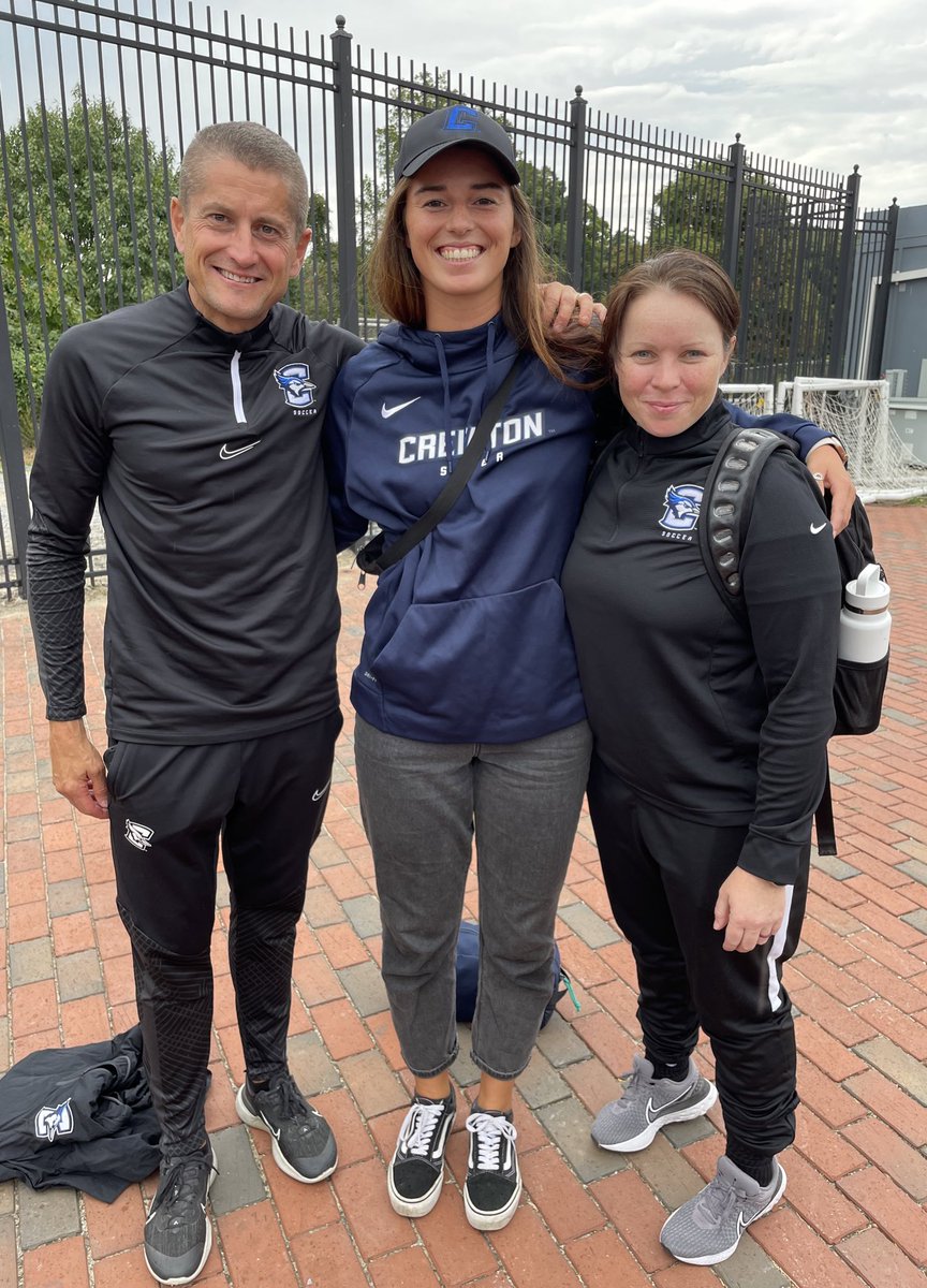 great seeing <a href="/CreightonWSoc/">Creighton Women’s Soccer</a> today in Georgetown! go Jays! 💙<a href="/WoodsLisaMarie/">LMW</a> <a href="/Ross_Paule/">Ross Paule</a>