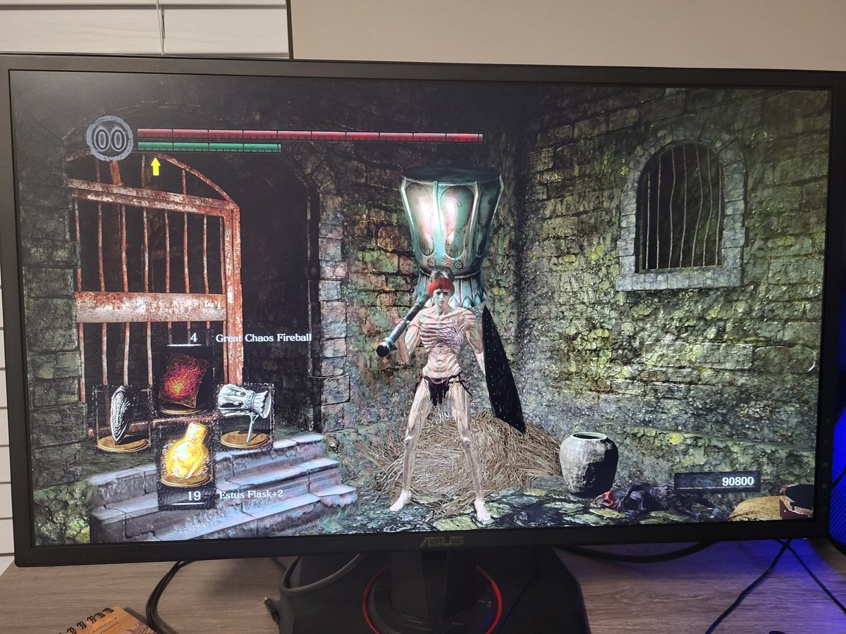 I JUST BEAT DARK SOULS: REMASTERED!!! Never played a single FromSoft game from start to finish, so it was an 100% Blind Run, no armor (cause chat insisted) and final weapon Smough's Hammer.

What a challenging ride, DS2 is next week. Thanks to all the support!! You're the best.