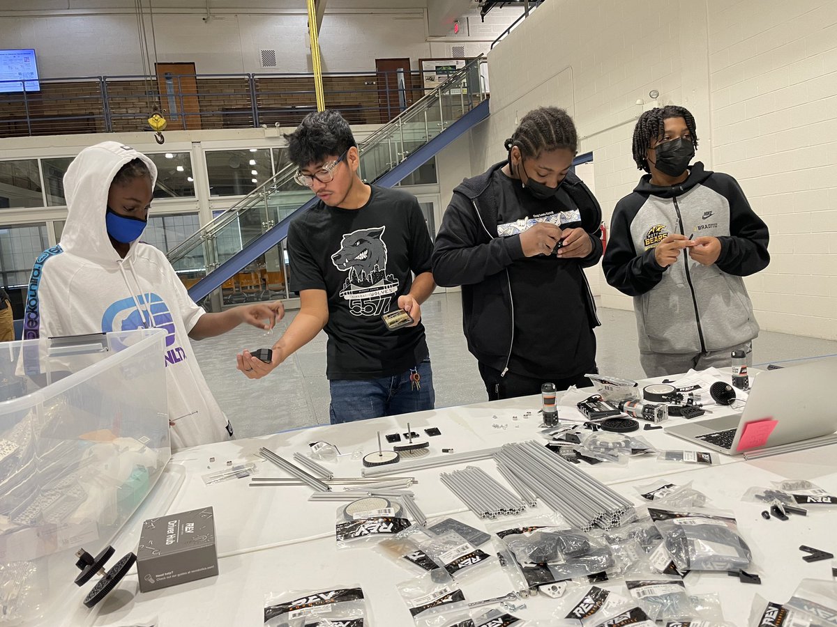 alholmes_dpscd's tweet photo. Kudos to 8th Grade Science/Robotics Teacher, “Coach Shaw,” and our scholars, for their engagement in a Robotics Workshop, in preparation for the FIRST Tech Challenge (FTC) Middle School Robotics Competition season. https://t.co/1mZyAOi8pX