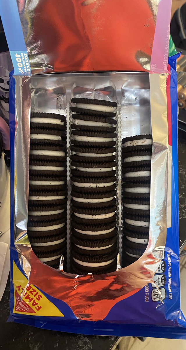 Not cool, @Oreo, not cool at all. Fresh package straight from @kroger with 6 missing. 😭 Now I gotta convince my husband that I didn’t break into his stash!
