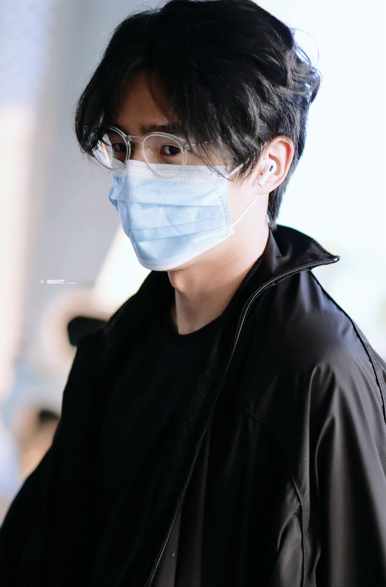 liuhaoran_intl's tweet photo. 220926 Huizhou ✈️ 

Cr: Misfit•刘昊然 

#liuhaoran #刘昊然 https://t.co/wM8jdlylsJ