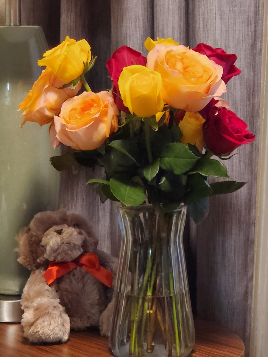 rm_crawford's tweet photo. @rm_crawford Wonderful birthday gift from my husband, Doug@1800flowers #mademesmile https://t.co/J4GIejcPtj