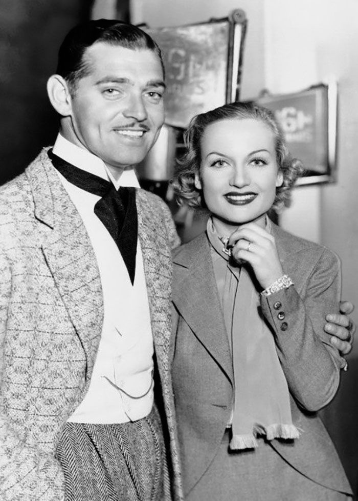 Cine_Series_'s tweet photo. Clark Gable &amp; Carole Lombard, 1937. 
#Fotos #Cine https://t.co/WeCWqtWLUo
