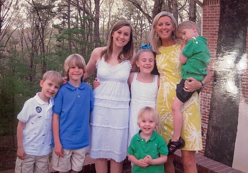 leaglundy's tweet photo. From the family thread. When they were young. ❤️#ThrowbackSunday #missing1 https://t.co/B6P6kcSRaT
