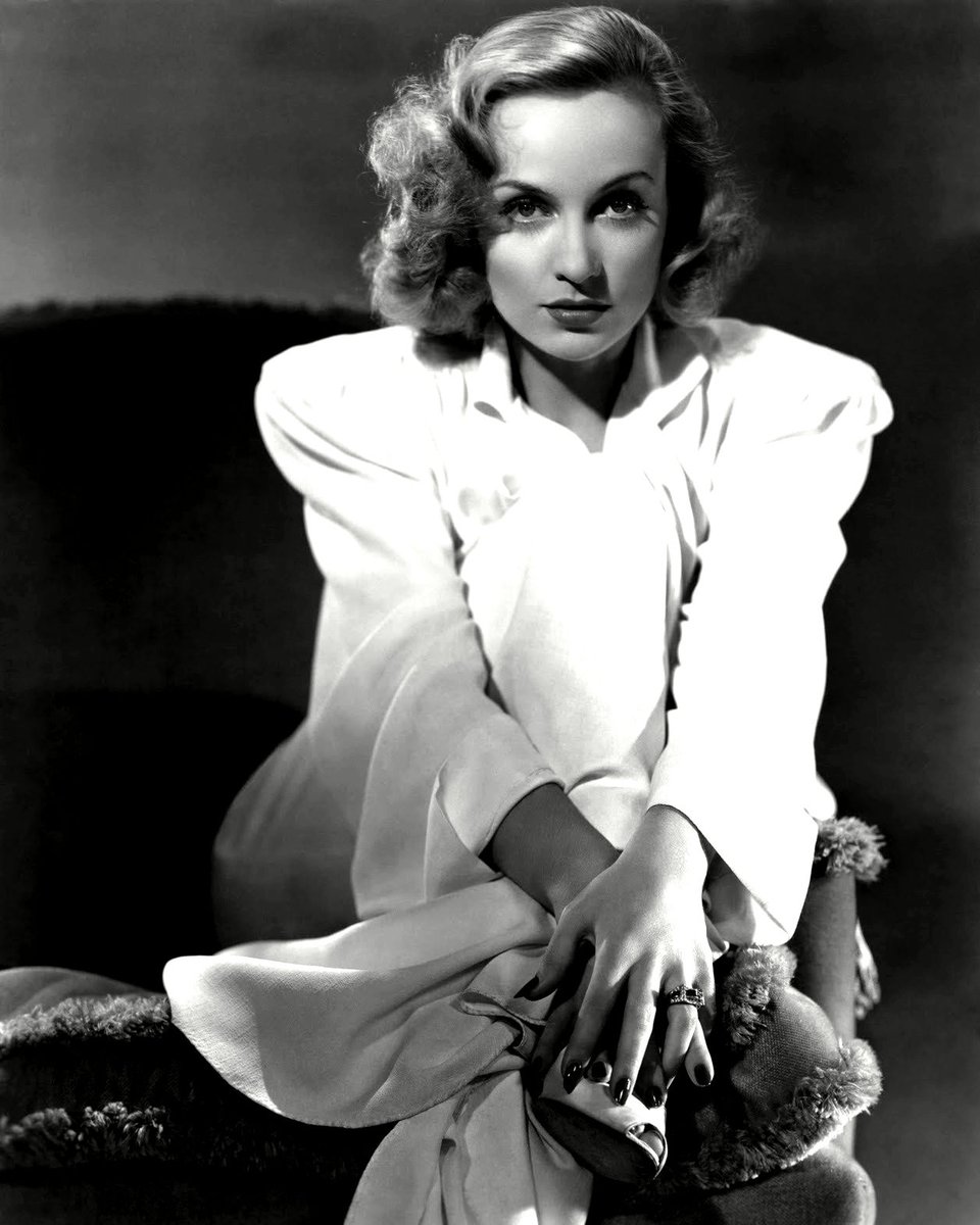 Cine_Series_'s tweet photo. Carole Lombard https://t.co/zc296CDUDm