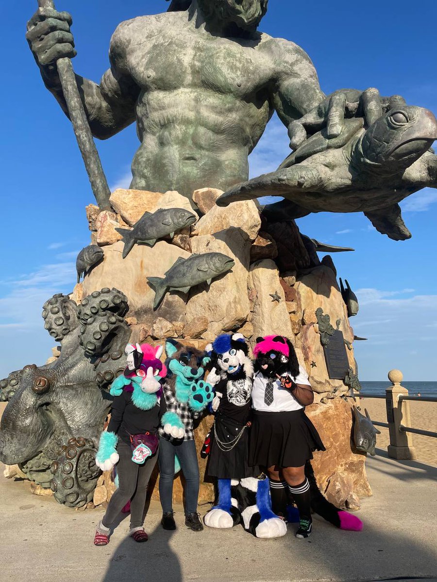 BerryUnusual's tweet photo. "Friends become your chosen family!" 

Had a blast hanging with people I'm proud to call my family. 

Wifie @Specimen1369 looking cute as heck  
@GrayAD11 and my kilt game on point 
@DelestWolf being a good bean  
@KinoGrace the best seester a guy could ask for https://t.co/tMhb4e0FmD