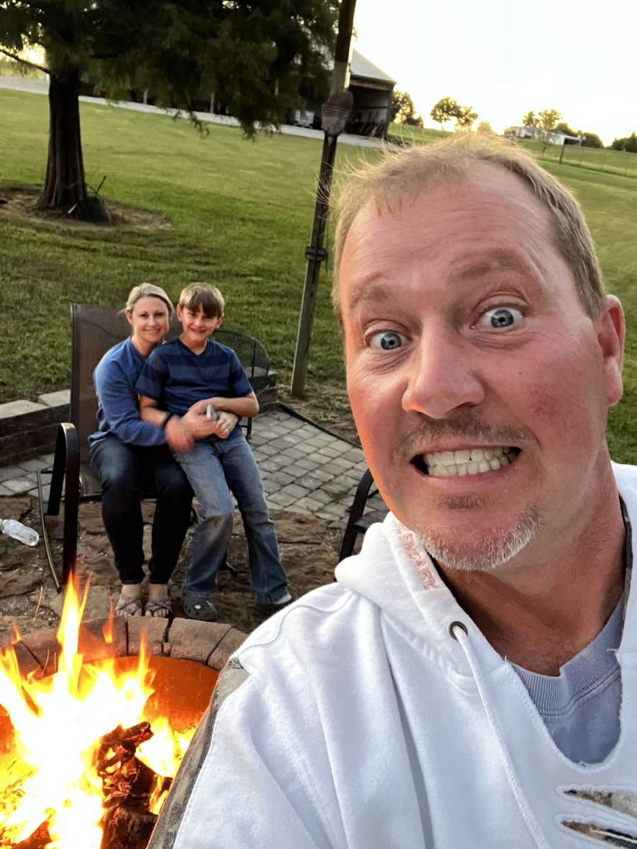 agrbuck's tweet photo. Sunday funday! Never a bad time for a fire https://t.co/0h4KW37ynA