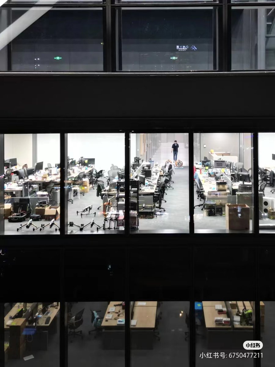 DealsDrone's tweet image. DJI Inspire 3， DJI start use the new HQ building，and forgot to close windows...Photos from 小红书