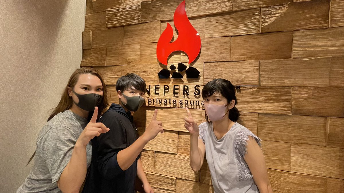 terada__yuki's tweet photo. 『LIVEニュース』茨木阪急本通商店街の汗活お得情報②🤩
中継ひとつめは、プライベートサウナの『ONEPERSON茨木店』✨なんと『J:COMみた』で全コース半額です！！
人気店なので急いで🏃‍♀️💨
店内は驚きのラグジュアリー空間でした🥺個室サウナなので、好きな音楽を流したり寝そべったりできて最高⭐️⭐️ https://t.co/RFk5ZtTofO