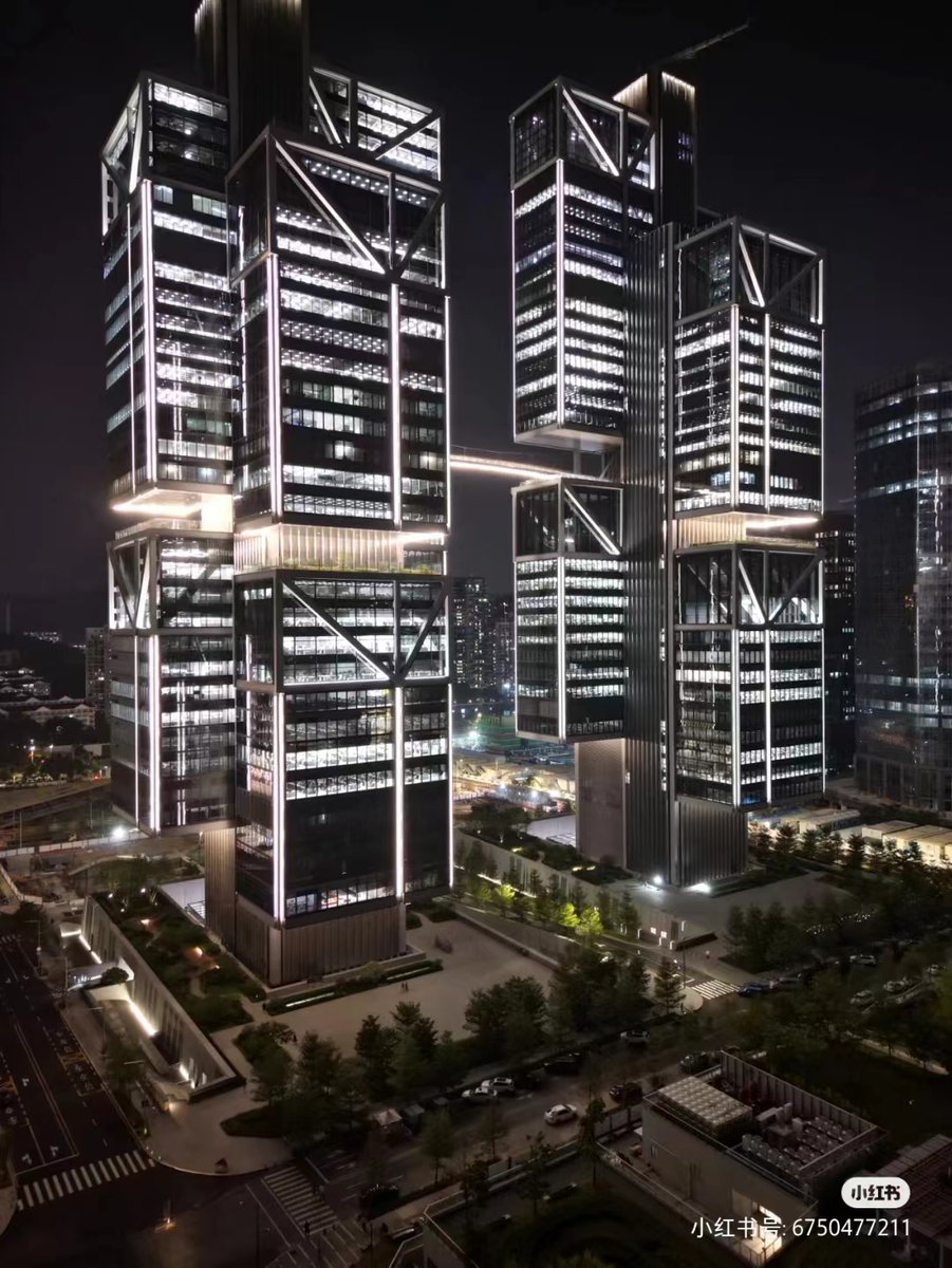 DealsDrone's tweet image. DJI Inspire 3， DJI start use the new HQ building，and forgot to close windows...Photos from 小红书