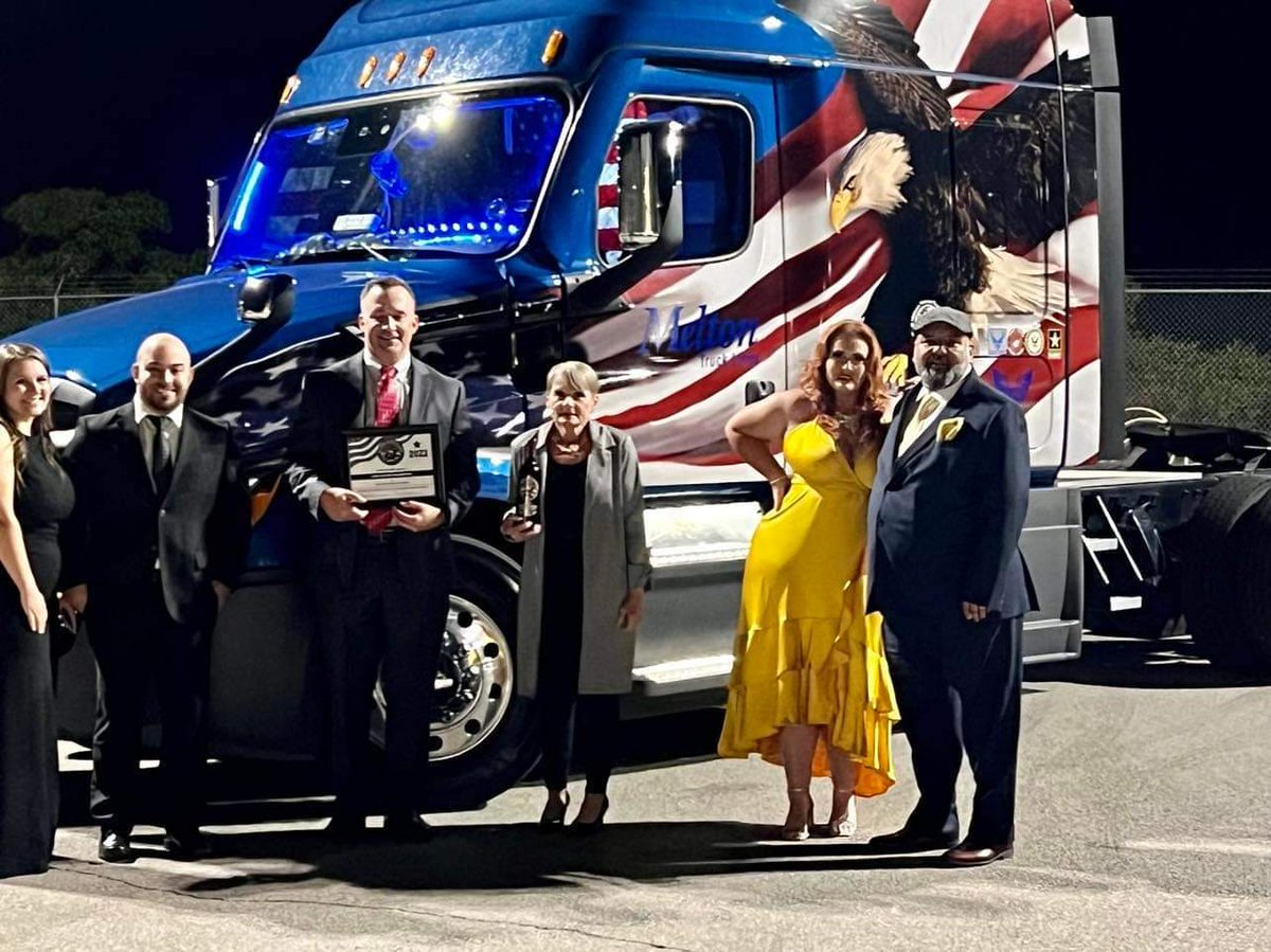 DriveMelton's tweet photo. This week, we had the honor of being invited to the Oklahoma Veteran Alliance Dinner. Air Force Veteran and Driver, Gus C., and his wife Kira, joined our office folks for the dinner. #veteranready #military #meltontrucklines #trucking https://t.co/Mr97xGaHWh