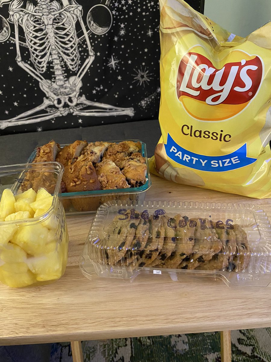 gamorashex's tweet image. ready to see taylor win tonight with our themed snacks #BB24 #BigBrother