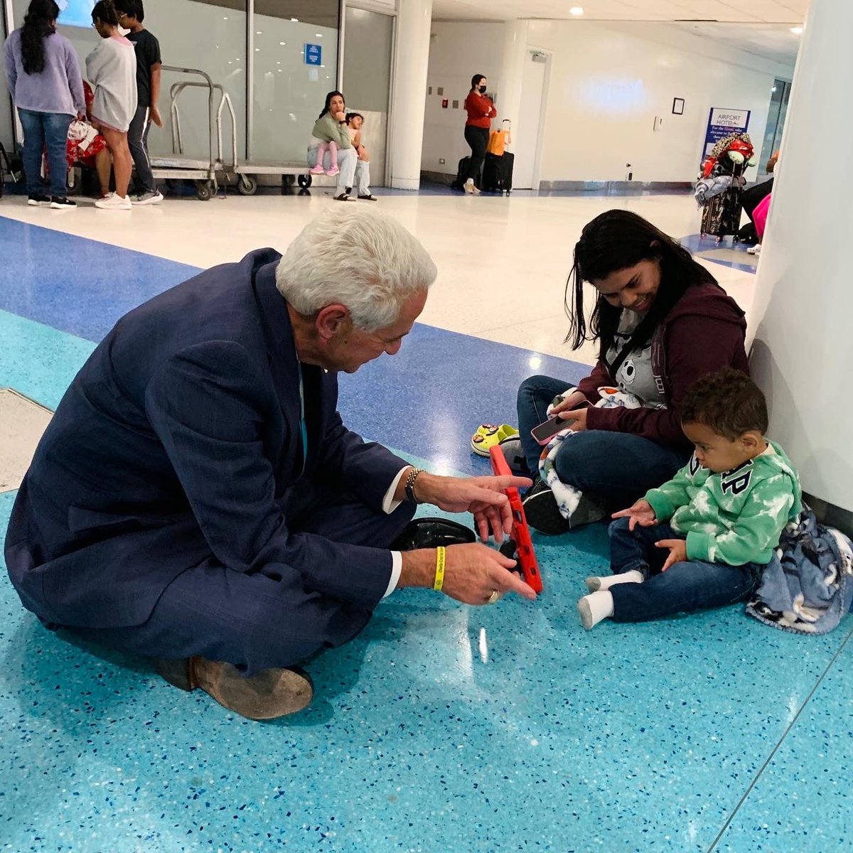 CharlieCrist's tweet photo. I flew down to Puerto Rico to meet with locals and community leaders as they work to recover from Hurricane Fiona. https://t.co/WuKrKoNqCU