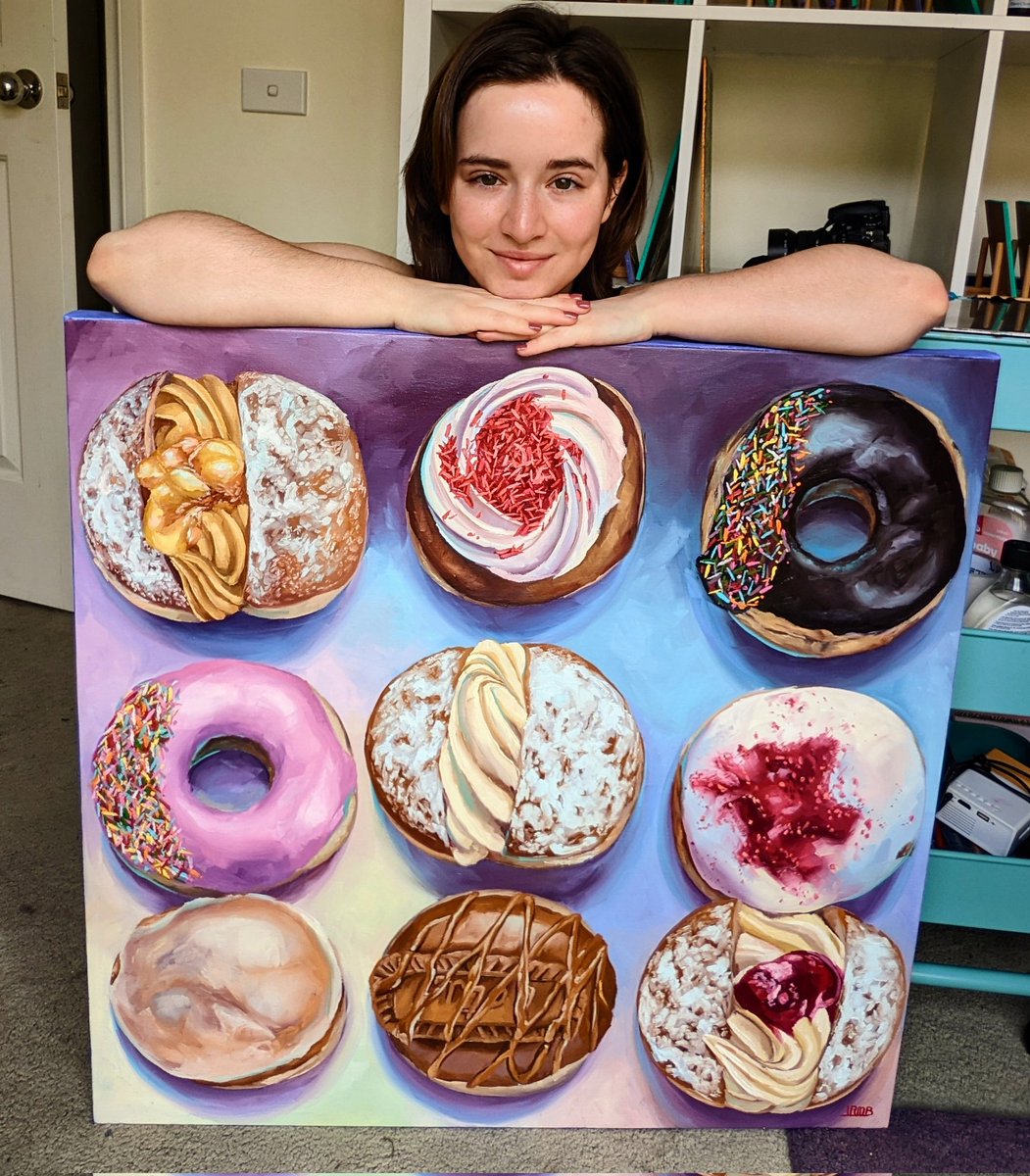 Lilyroseburgess's tweet photo. Cute little size comparison for this commissioned piece! 

#oilpainting #donuts #snack https://t.co/c88FX4sVII
