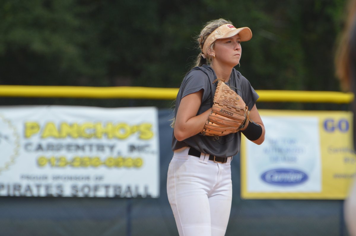 A few 📸from today's DH against Coastal Georgia!! Excited to have been back on the field today with this group!!