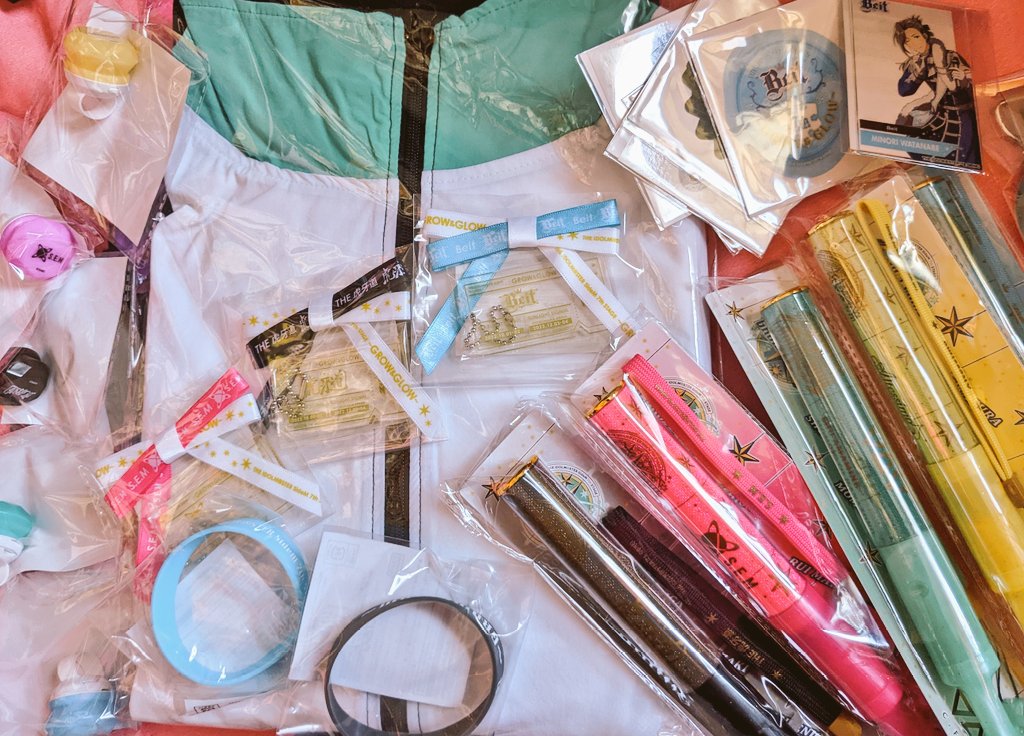 「Mくんライブグッズ届いた!!届かないと自分で何を頼んだかわからなくなるな!ペンラ」|よしづか まやこ🍋のイラスト