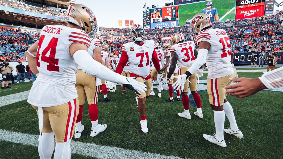 49ers's tweet photo. Showtime on Sunday Night Football!

#FTTB https://t.co/T3OuUu0yix