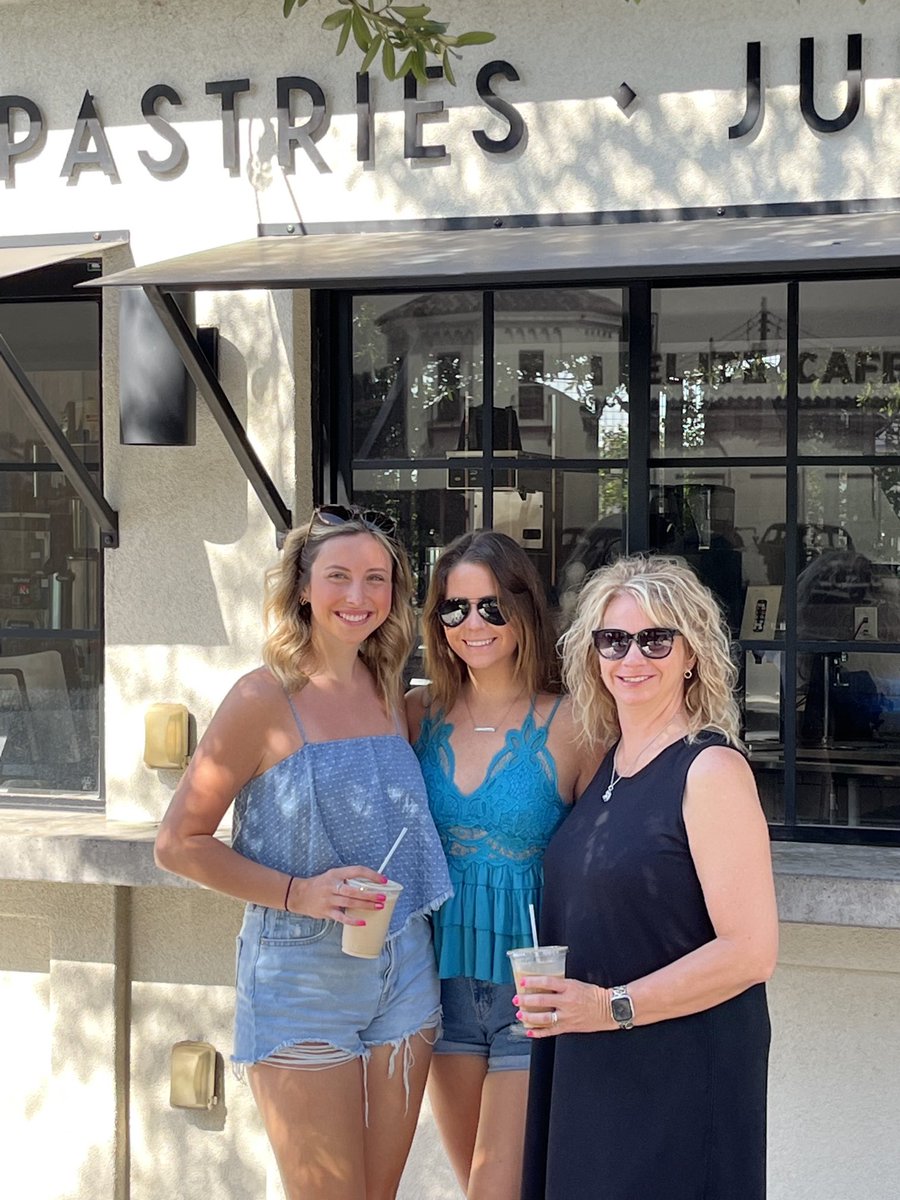 On National Daughter’s Day I have to acknowledge I was pretty lucky.  Thanks for being Great!  ⁦<a href="/maddiezane25/">maddieburcham</a>⁩ ⁦<a href="/maceymae11/">Macey Burcham</a>⁩