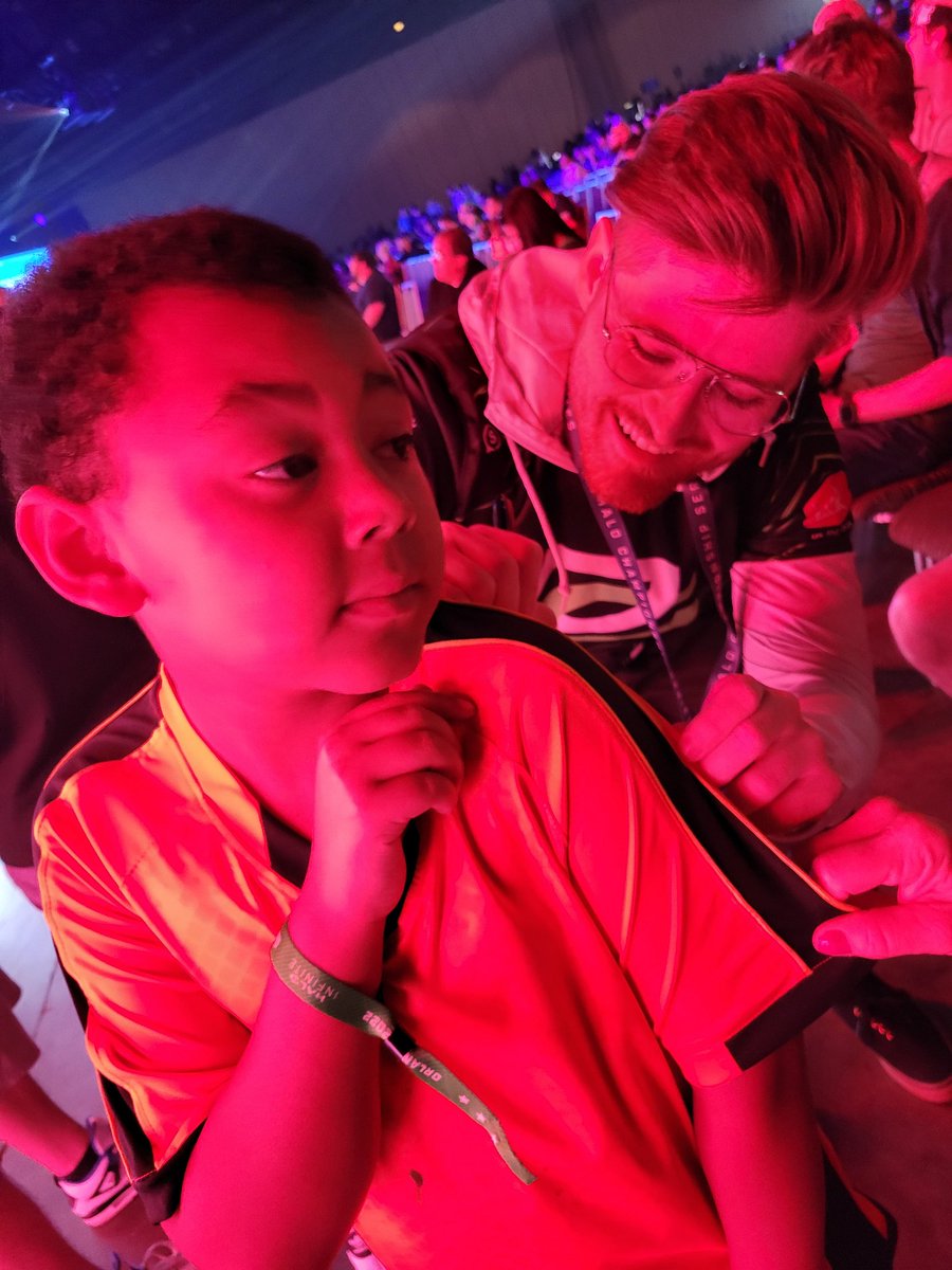 ProBubz's tweet photo. First ever #Halo event #HCSOrlando 

#Optic #OpTicHalo #futurechamp @TriPPPeY @aPureGangster @FormaL @Lucid_TW @OpTic https://t.co/ldD8SDRjiM