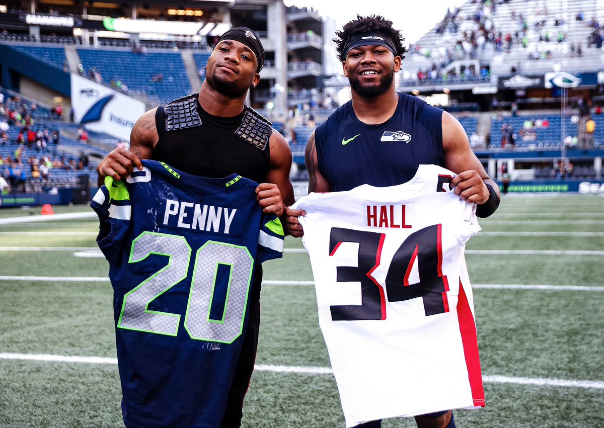 _Darrenhall's tweet image. @pennyhendrixx my brother